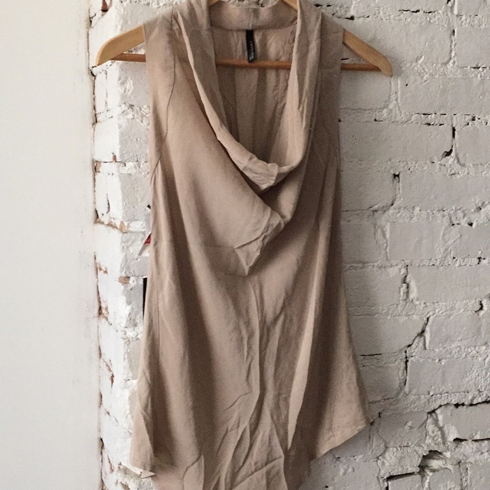 Aritzia Silk Tank in Size 0